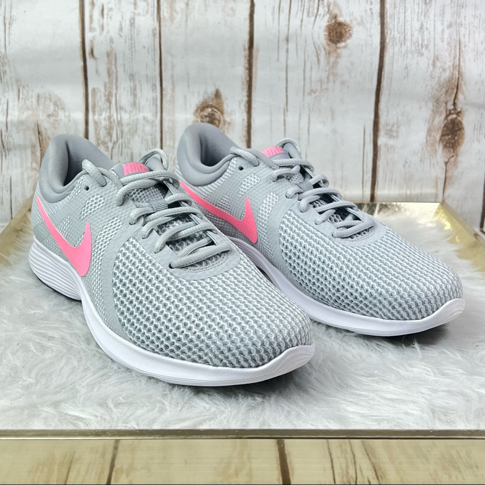New Nike Revolution 4 Running Sneakers Wide - Picture 2 of 9